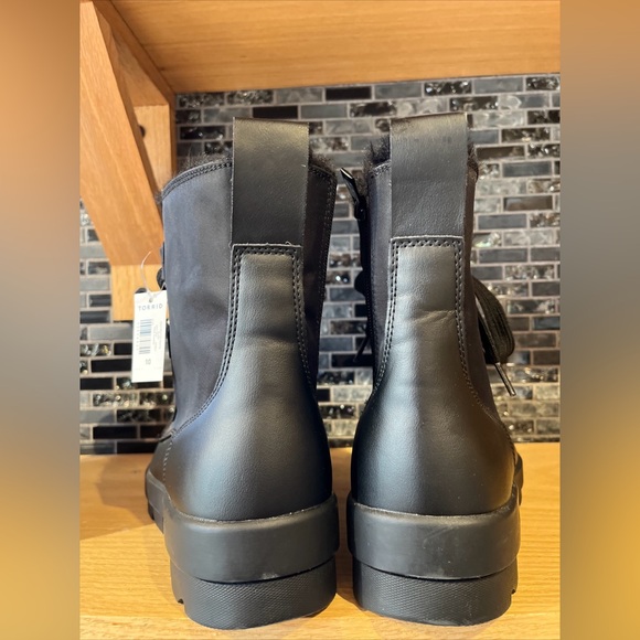 Torrid Cold Weather Booties Side Zip Fur lined Boots Women 10 WW Black NWT - Picture 8 of 8